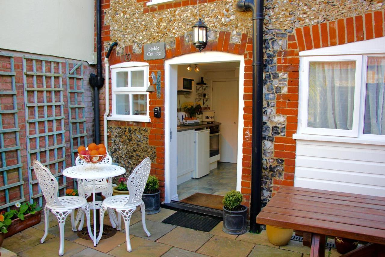 Romantic Flint Cottage On The Suffolk Coast Saxmundham Exterior photo