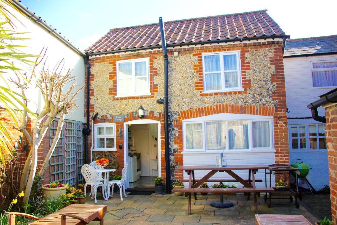 Romantic Flint Cottage On The Suffolk Coast Saxmundham Exterior photo