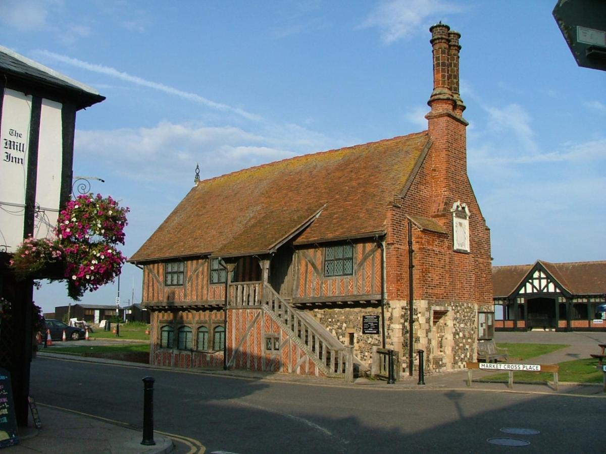 Romantic Flint Cottage On The Suffolk Coast Saxmundham Exterior photo